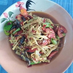 ตำหน่อไม้ปูปลาร้า