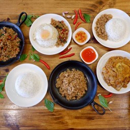 อาหารตามสั่งและเกี๊ยวกุ้งลุงอู๊ด