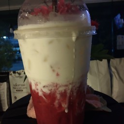 นมสดเกาหลีสตอเบอรี่