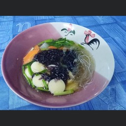 แกงจืดเต้าหู้หมูสับสาหร่าย