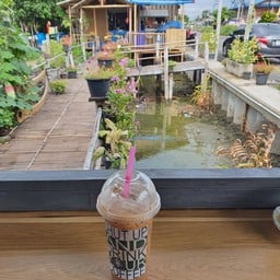 นั่งรถไฟ กินกาแฟ แลนาเกลือ