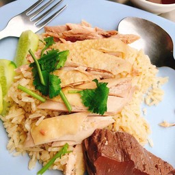 ลั่นฟ้าข้าวมันไก่เบตง