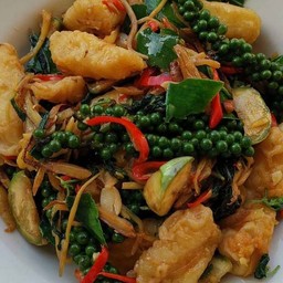 ผัดฉ่าหมูราดข้าว