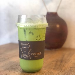ชาเขียวเข้มข้น พร้อมกับโฟมชาเขียวสุดอร่อย