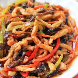 鱼香肉丝 หมูเส้นผัดซอส