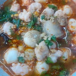 เกาเหลา หมูเด้ง ลูกชิ้นปลา ต้มยำมะนาวสด