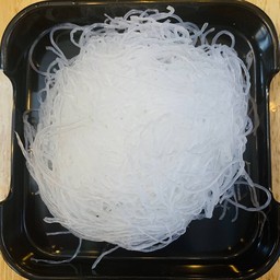 วุ้นเส้น