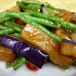 豆角烧茄子 มะเขือยาวผัดถั่วแขก