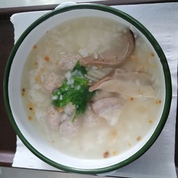 ข้าวต้มทรงเครื่อง