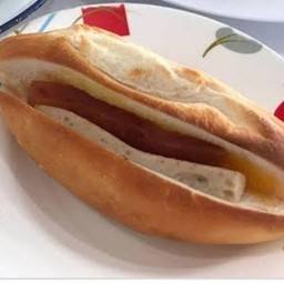 ขนมปังยัดใส้