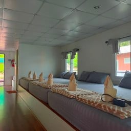 มีทั้งหมด4เตียงใหญ่ครับ