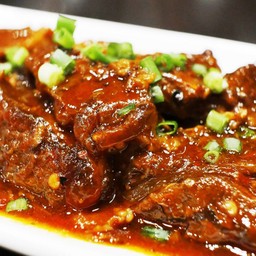 เนื้อตุ๋นน้ำแดง