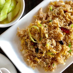 ข้าวผัดพริกแห้ง