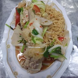 ยำมาม่าหมูและหมูยอ