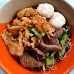 ก๋วยเตี๋ยวเรือเเม่ละมัย