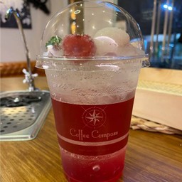 ลิ้นจี่ สตรอเบอรี่ โซดา