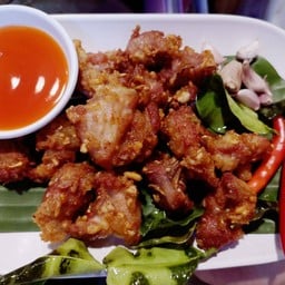 แหนมซี่โครงหมูทอด
