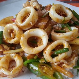 ข้าวราด ปลาหมึก ผัดไข่เค็ม