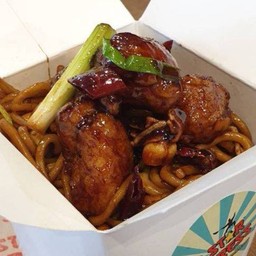 N17. Kung Pao Pork Chow Mein L