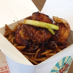 N24. Kung Pao Prawn Chow Mein S
