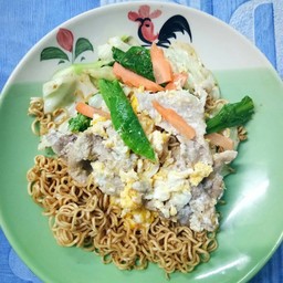 ผัดมาม่าหมู