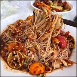 ตำขนมจีนปูปลาร้า