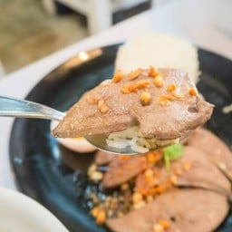 ข้าวตับผัดกระเทียมพริกไทย ไข่ต้มยางมะตูม (R Liv GL)