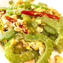 มะระผัดไข่