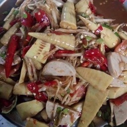 ตำหน่อไม้หมูยอ