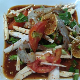 เหลากุ้งสดยอดมะพร้าวอ่อน