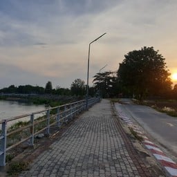 รีสอร์ทอยู่ใกล้แม่น้ำ