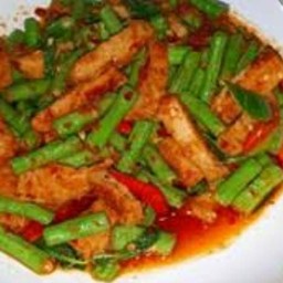 ผัดพริกแกงโปรตีนใส่มะเขือเจ