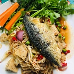ยำข้าวปุ้น