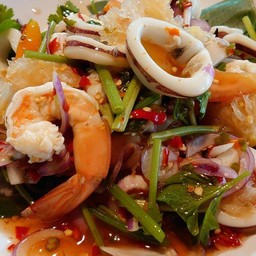 ยำรวมมิตรทะเล