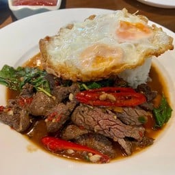 ข้าวกะเพราเนื้อ