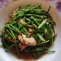 ข้าวผัดดอกหอม