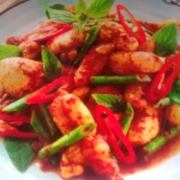 ผัดพริกเเกงปลาหมึกราดข้าว