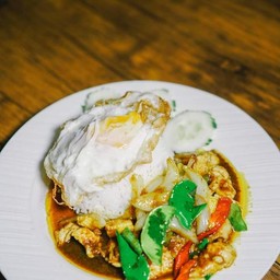 ผัดพริกแกงไก่+ไข่ดาว