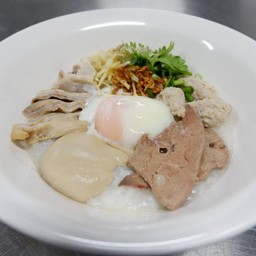 โจ๊กหมูสับ+เครื่องใน+ไข่ พิเศษ