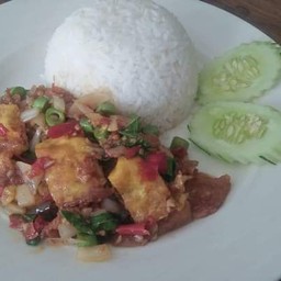 กระเพราไข่เจียว พิเศษ