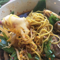 ก๋วยเตี๋ยวไก่มะระซิ่งเจ๊ตุ๊ก ลิมิต8 สำนักงานขนส่งจังหวัดสมุทรปราการ