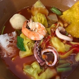 เกี๊ยวเย็นตาโฟโป๊ะแตกทะเล