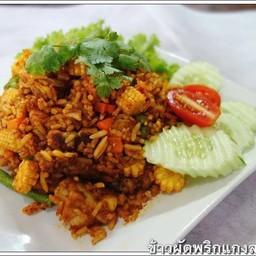 ข้าวผัดพริกแกงหมู3ชั้น