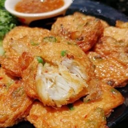 ทอดมันปูสองพี่น้อง ตลาดล่าง30