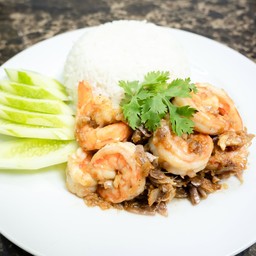 ข้าวกุ้งกระเทียมพริกไทยดำ