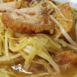 กุ่ยช่ายขาวหมูกรอบราดข้าว