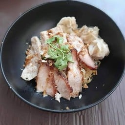 บะหมี่เกี๊ยวหมูแดง 35 บาท