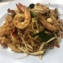 ผัดไทยต้มยำกุ้ง