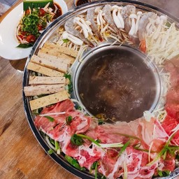 ชุดเฝอหม้อไฟ รวมทุกอย่าง (เนื้อ,กุ้ง,หมู,หมูยอ)