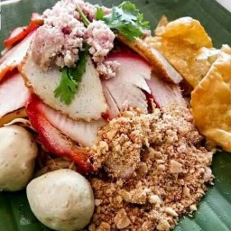 บะหมี่เกี๊ยวแห่ระเบิด จ.แพร่